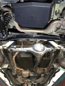 Giáp gầm Suzuki Jimny